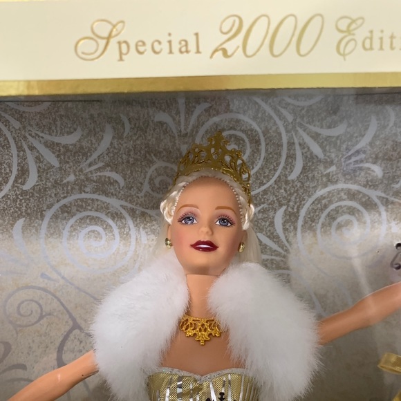 Celebration Barbie Special 2000 Edition - Picture 14 of 16